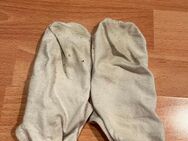 Schwitzige weiße Socken zu kaufen - Berlin