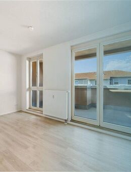 ** Gepflegte 3-Zimmer-Dachgeschosswohnung mit 2 Terrassen in Dresden! ** - Dresden