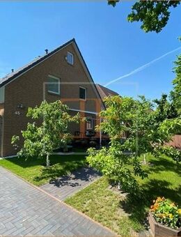 Großzügiges Zweifamilienhaus auf sonnigem Süd-West Grundstück in Pinneberg - Pinneberg