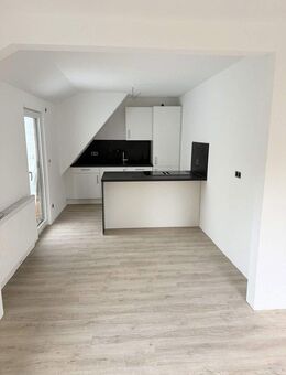 Top sanierte 3,5-Zimmer Maisonette-Wohnung mit Süd-Balkon in Trossingen (Erstbezug) - Trossingen