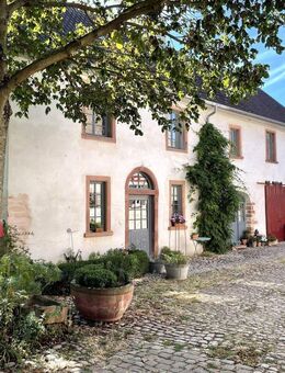 Großzügiges Einfamilienhaus in historischem Dreiseitenhof - Monsheim