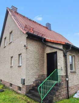 Modernisierungsbedürftiges Einfamilienhaus mit großem Grundstück in Chemnitz Grüna - Chemnitz