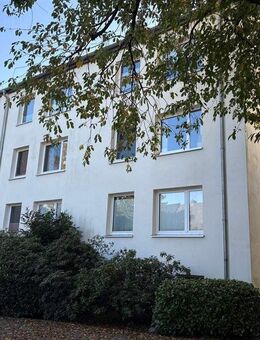 Wunderschöne, großzügig geschnittene 4-Zimmer-Wohnung mit Sonnenbalkon in Bremen-Schwachhausen - Bremen