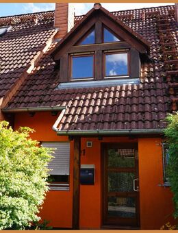 Platz für Ideen: Reihenmittelhaus mit Garten und Garage in beliebter Wohnlage von Zell a. H. - Zell (Harmersbach)