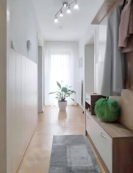Kapitalanlager oder Eigennutzer? Gepflegte 2-Zimmer-Wohnung mit Balkon und Stellplatz - Schwäbisch Gmünd