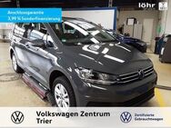 VW Touran, 1.5 TSI Comfortline Family, Jahr 2023 - Trier
