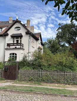 Doppelhaushälfte mit großem Traumgrundstück in Halle-Dölau - Halle (Saale)