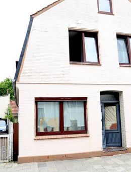 Zwei-Familienhaus mit 9 Zimmern und Grundstück in gesuchter Lage - Ideal für Handwerker - Bremerhaven