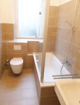 *** Modernisierte 2-Zi-Wohnung mit modernem Tageslichbad in beliebter Lage von Holsterhausen *** - Essen