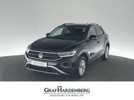 VW T-Roc, 1.0 TSI Life, Jahr 2023 - Aach (Baden-Württemberg)