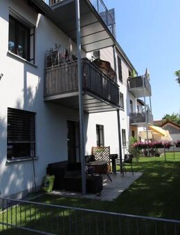 **Tolle 3 Zi.-DG-Wohnung mit sonnigem West-Balkon und Einzelgarage in kleinem MFH, Neufahrn (S1)** - Neufahrn (Freising)