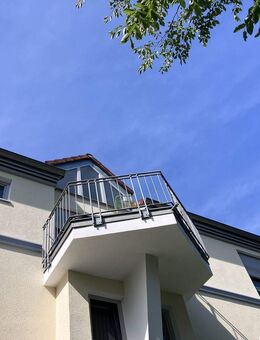 TRAUMLAGE - Helle 2-Zimmer-Maisonette-Wohnung, EBK, Balkon - 91054 Erlangen-Burgberg - Erlangen