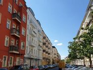 Vermietete Altbauwohnung mit 2 Balkonen als Kapitalanlage - Berlin