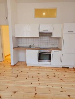 Stuckaltbau im Kastanienkiez mit Terrasse - sofort verfügbar - Berlin
