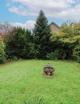 Großes, ruhig gelegenes Einfamilienhaus mit traumhaftem Garten in Köln-Auweiler - Köln