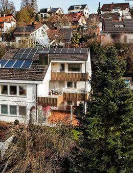 Top gepflegtes Zweifamilienhaus mit 3 Garagen - Aidlingen