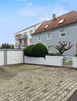 Gepflegtes Zweifamilienhaus in Weiden zum Verkauf - Weiden (Oberpfalz)
