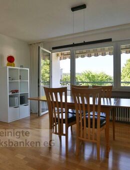 Großzügige 3-Zimmer-Wohnung mit Balkon und Einzelgarage in Toplage - sofort frei - Reutlingen