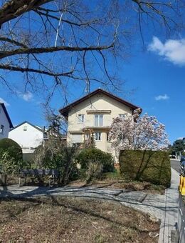 In einer bevorzugten Wohnlage von Goldbach befindet sich dieses sehr gepflegte Wohnhaus mit einer gelungenen Raumaufteilung - Goldbach (Bayern)