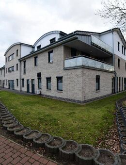 Exklusive Wohnung mit Balkon in einer zentralen Lage von Achim-Uphusen ! - Achim