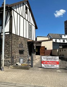 Solides Einfamilienhaus am Stadtrand - Haus mit Historie und Garten - Neuwied