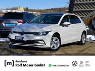 VW Golf, 1.5 VIII Life eTSI 110kW #IQ Light #, Jahr 2020 - Engen