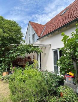 Wunderschöne, absolut ruhige und großzügige Doppelhaushälfte im Birkenfeld in Neutraubling - Neutraubling