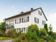 Attraktives Bauernhaus mit 6 Zimmern, EBK, Schwedenofen und Nebengebäuden in Riedenburg - Riedenburg