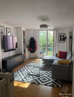 Modernes Wohnen auf zwei Ebenen mit eigenem Gartenparadies - München