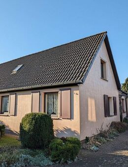 Kompakte Doppelhaushälfte mit Garage in Stadtrandsiedlung - Greifswald