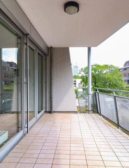 *MÖBLIERT* 1-Zi.-Souterrain-Apartment mit stilvoller Möblierung und sonnigem Balkon - Stuttgart