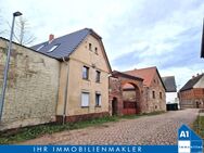 Wer Visionen hat: Sanierungsbedürftiges Einfamilienhaus mit umfangreichem Nebengelass zur Selbstverwirklichung - Wettin-Löbejün