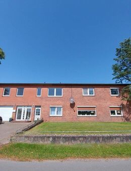 Gepflegte 2-Zimmer-Wohnung mit PKW-Stellplatz im Doppel-Carport in naturnaher Ortsrandlage - Langwedel (Schleswig-Holstein)