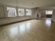 Nürnberg-City: 2,5-Zimmer Dachgeschosswohnung auf 2 Ebenen - Nürnberg