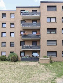 Behaglichkeit pur: 3-Zi.-Etagenwohnung in Feldrandlage - Bergheim (Nordrhein-Westfalen)