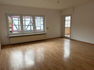 Mietwohnung 1.OG, 3 Zimmer, Balkon, Badewanne, Doppelgarage, Kellerraum, 4. Zimmer möglich! - Fritzlar