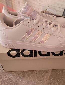 Neue Adidas Schuhe Gr.38 - Bad Segeberg