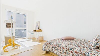 Wohnen mit Komfort: Moderne Häuser mit Terrasse, Garten und Stellplatz