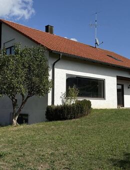Gepflegtes Einfamilienhaus m. ELW, 180m² Wfl., Grund 933m² in Falkendorf (Aurachtal) - Aurachtal