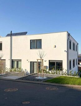 Exklusives Wohnen am Weltkulturerbe: Neuwertiges Einfamilienhaus bei Kassel - Habichtswald