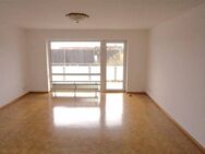 Vermietung // 3-Zimmerwohnung mit großen Balkon und einem Kfz.-Außenstellplatz - Lauenburg (Elbe)