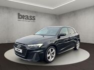 Audi A1, Sportback S line 30 TFSI Schaltgetriebe, Jahr 2020 - Marburg