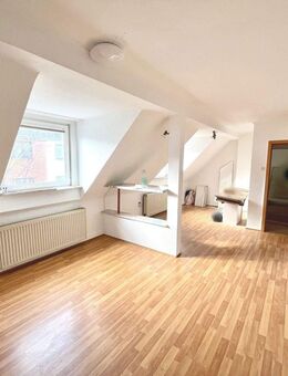 DG-Wohnung mit kl. Gartenparzelle ++ Gut geschnitten ++ Saniert - Duisburg