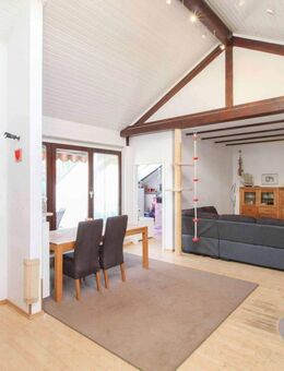 Lichtdurchflutete Dachgeschosswohnung mit Terrasse und TG-Stellplatz in Olching! - Olching