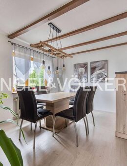 Sofort verfügbares Zweifamilienhaus mit Baupotenzial - Heideck