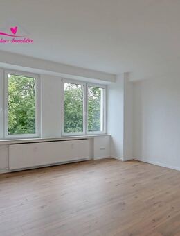 Sanierte 3-Zimmer-Wohnung mit zwei Bädern und Fahrstuhl - ideal auch für eine WG - Wilhelmshaven