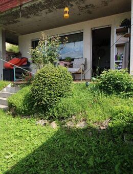 Einfamilienhaus mit Einliegerwohnung - Garten, Terrasse, Balkon und 3 Garagen - Nagold