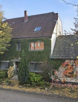 Handwerkertraum in Schlangen - Zweifamilienhaus mit großem Grundstück in zentraler Lage - Schlangen