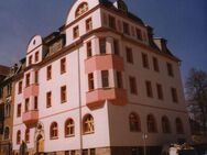 Großzügige 2-Zimmer-Wohnung mit Einbauküche zentrumsnah in Auerbach - Auerbach (Vogtland)