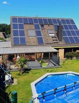 Innovatives Wohnen in Much - Stilvolles Haus mit Einliegerwohnung und PV-Anlage - Much
